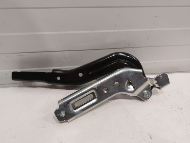 Hinge (Right)